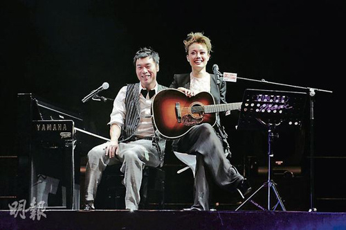 許志安演出互動引發熱議，經紀人澄清婚訊傳聞